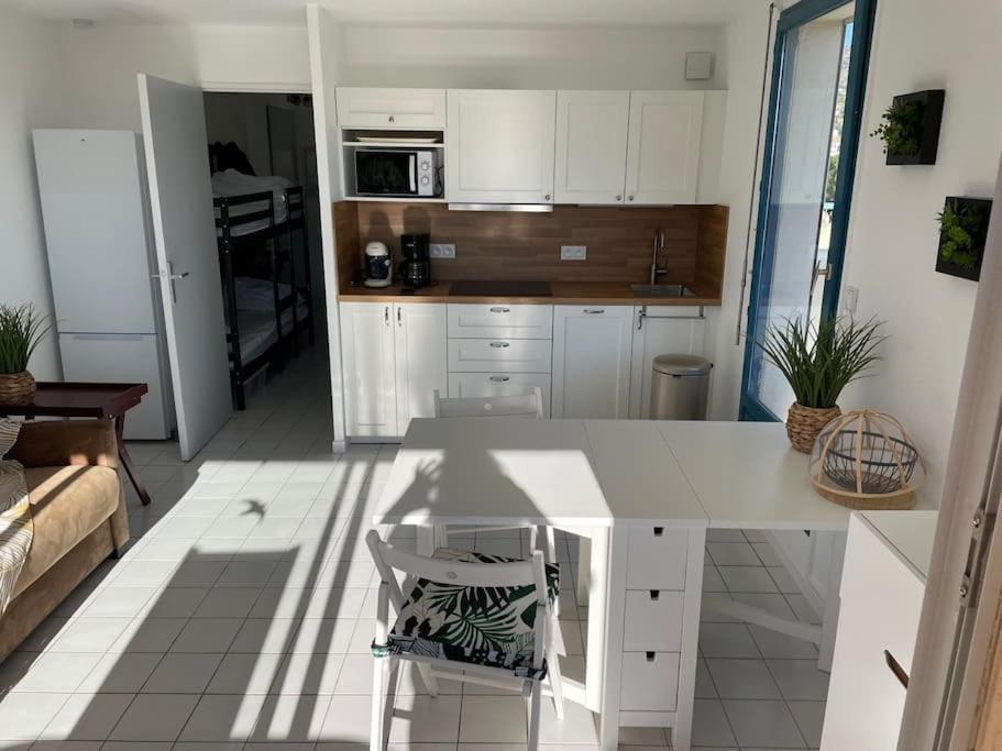 Domaine D'Azur - Renovated 1Br With Terrace Pool & Garage Lägenhet Le Lavandou Exteriör bild